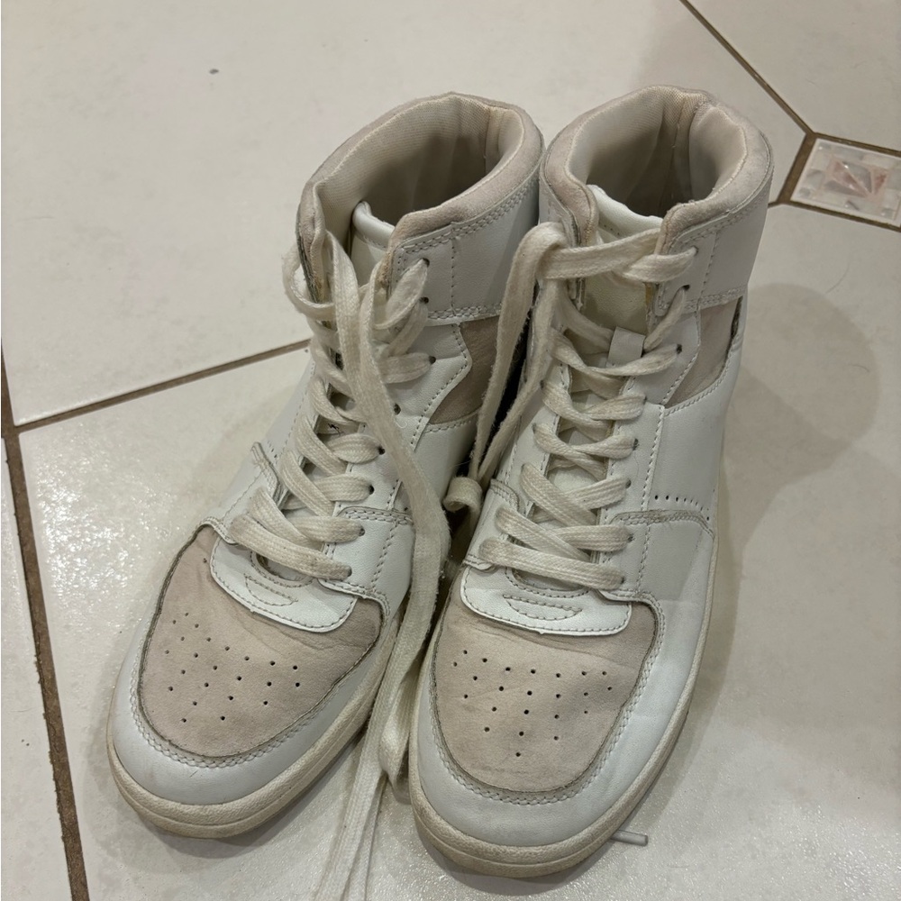 White and light brown high tops women’s 7.5